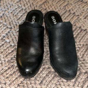 Black Sorel wedges